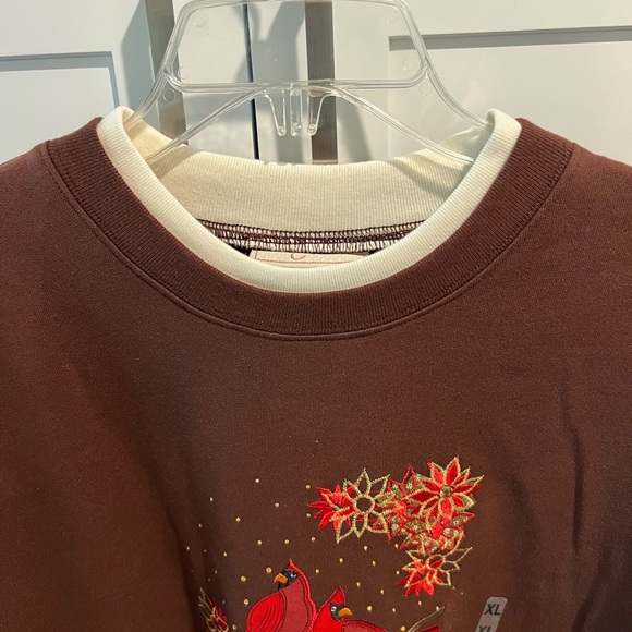 Holiday sweatshirt - Picture 3 of 5